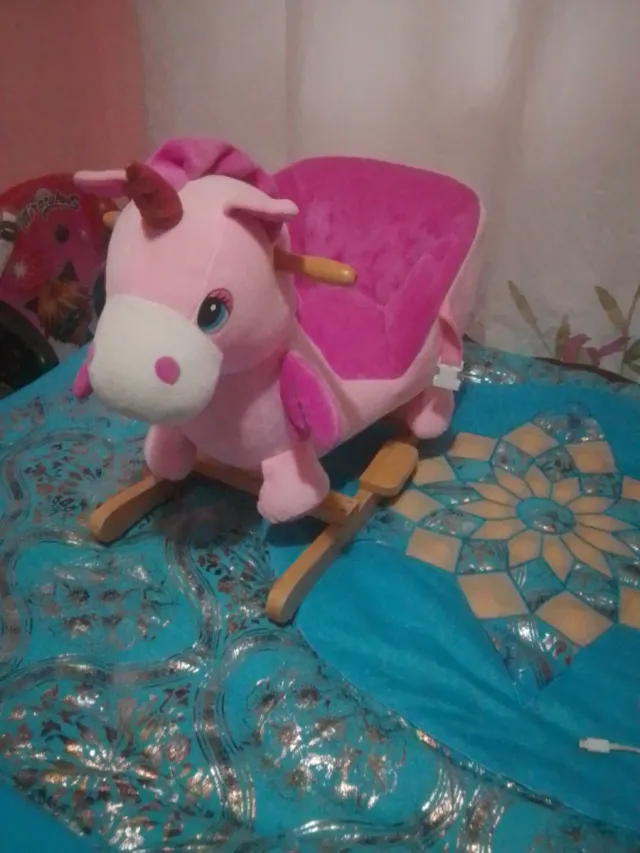 Caballito mecedora unicornio rosa