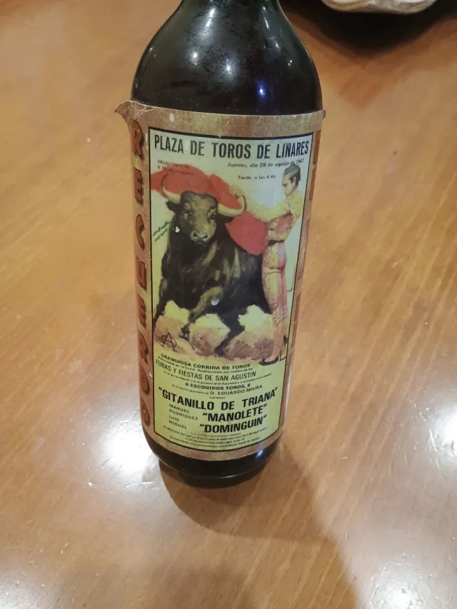 Botella Vino Triana Manolete Dominguín