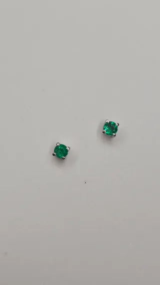 Pendientes de esmeralda y oro blanco