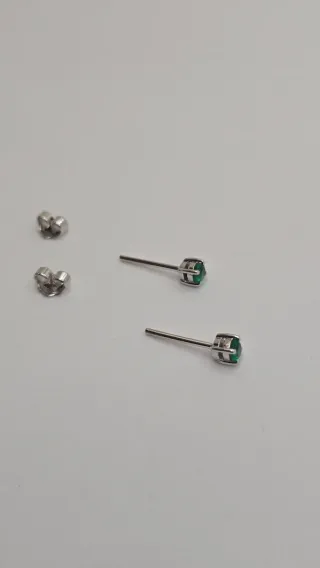 Pendientes de esmeralda y oro blanco