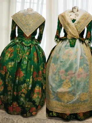 Traje de Fallera, sin manteletas.