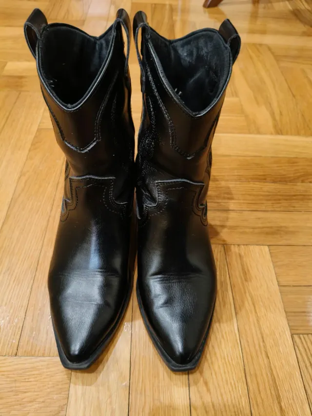 Botas de cuero negras