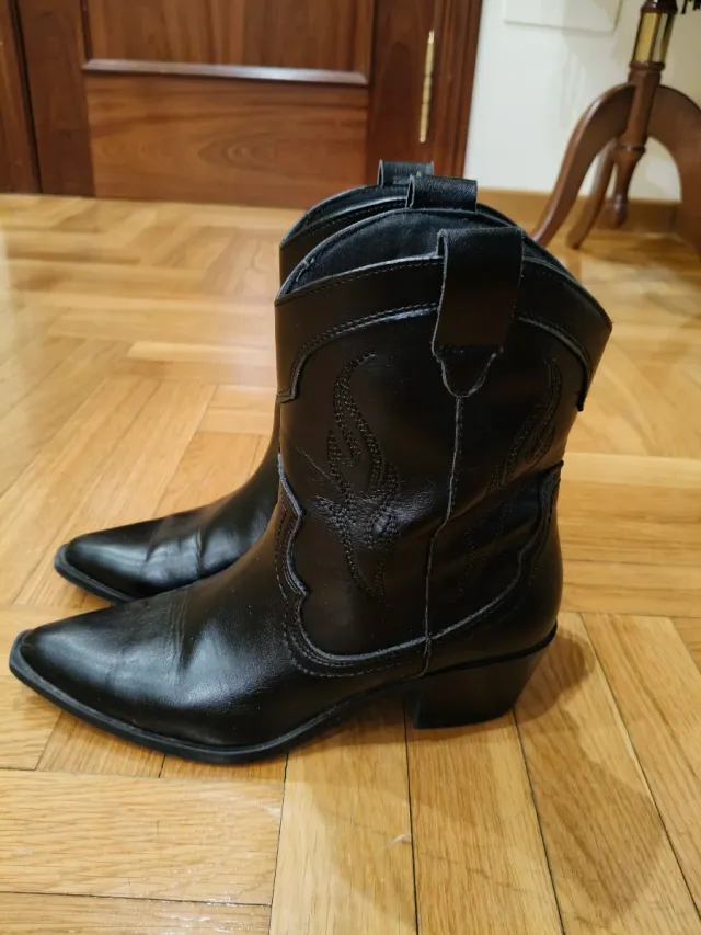 Botas de cuero negras
