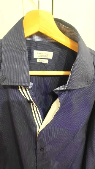 Camisa Zara azul con rayas blancas