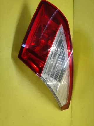 PILOTO TRASERO DERECHO RENAULT MEGANE III PORTON