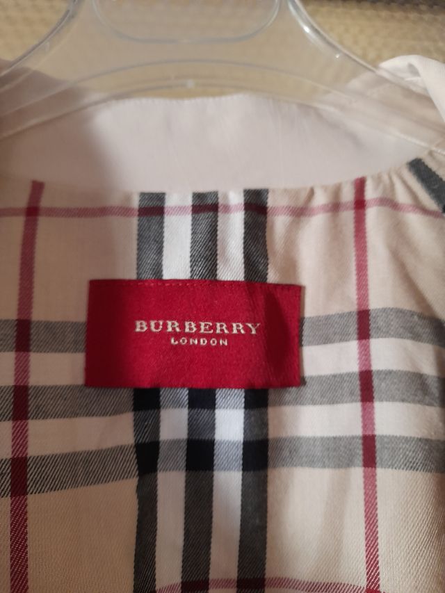 Gabardina Burberry mujer