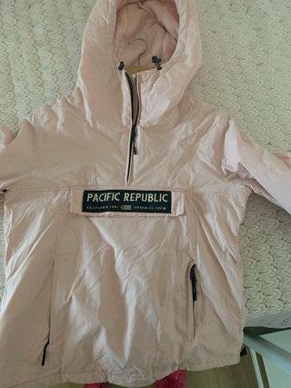 Chubasquero rosa acolchado