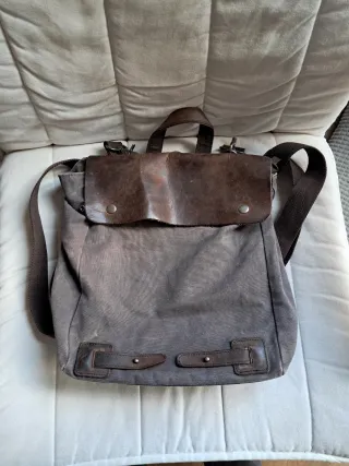 Mochila de lona y cuero