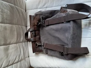 Mochila de lona y cuero