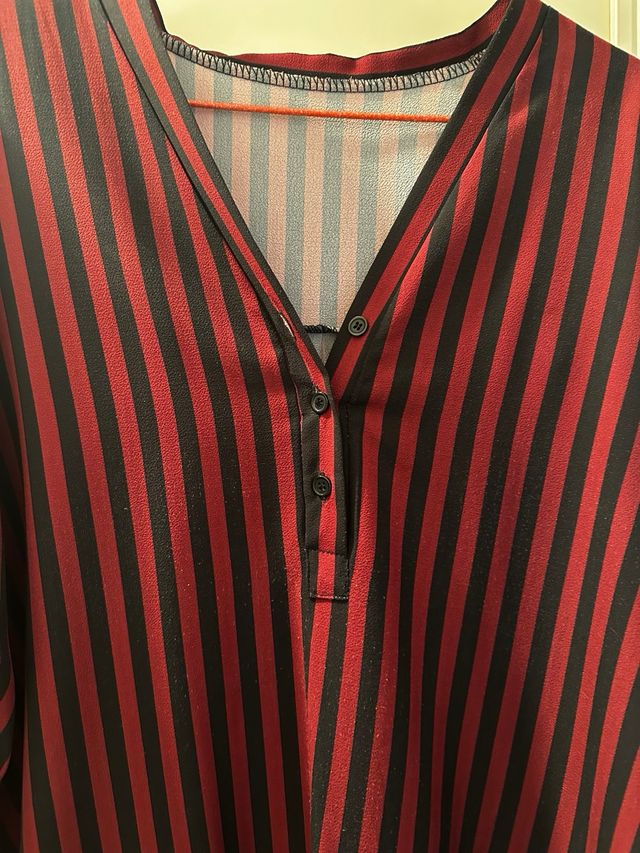 Camisa Rayas Rojo y Negro