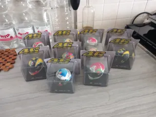 Modellino Casco Valentino Rossi 46