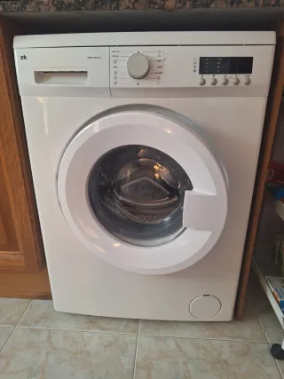 Lavadora marca OK. Carga Frontal Blanca