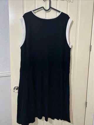 Vestido negro sin mangas L