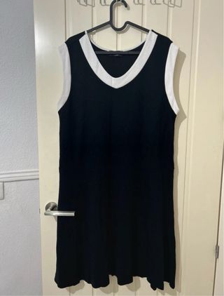Vestido negro sin mangas L
