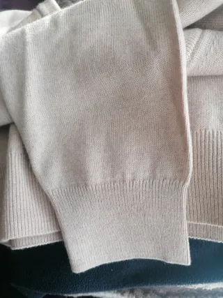 Jersey Johnfil cuello pico beige hombre