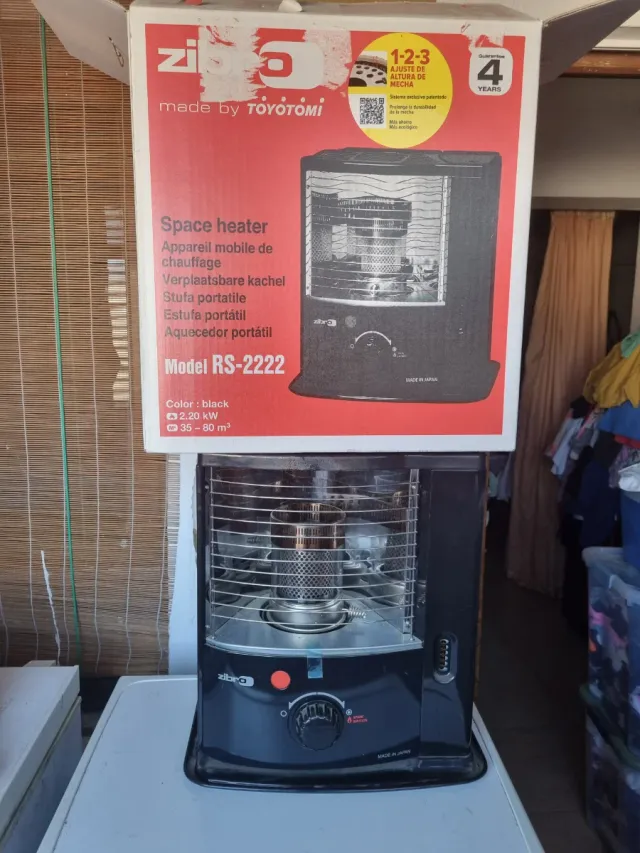 Estufa de parafina Toyotomi RS-2222