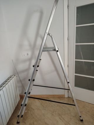 Escalera aluminio 6 peldaños