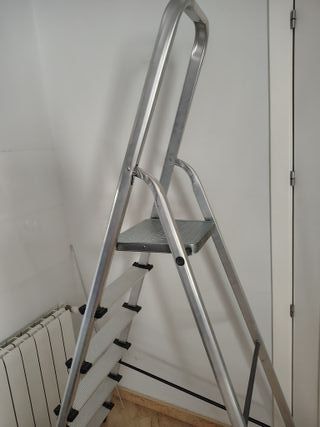 Escalera aluminio 6 peldaños