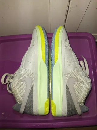 Zapatillas Nike JA1 Gris y Amarillo