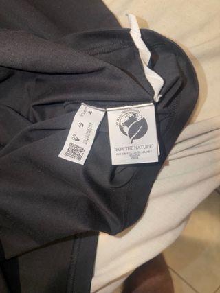 T-shirt Off-White nera con frecce gialle