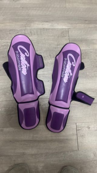 Guantes y espinilleras Custom Fighter morados