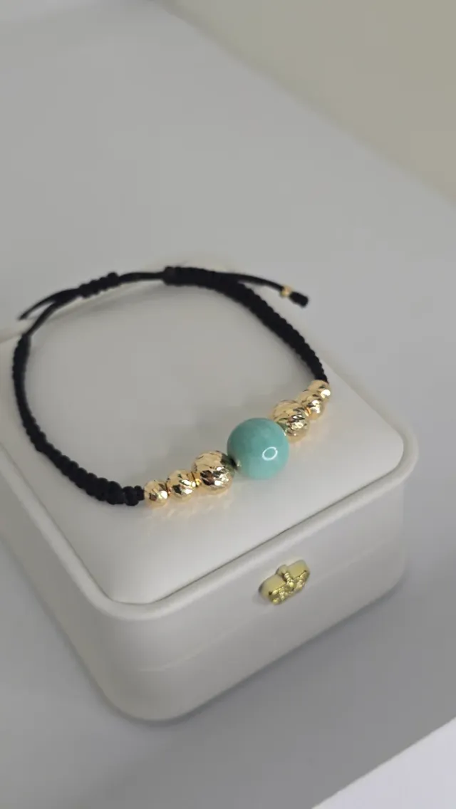 Bracciale in oro 18K con smeralda tipo murraya