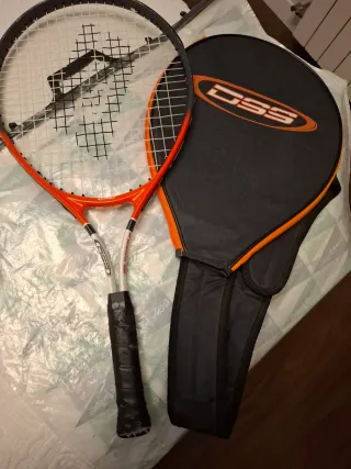 Raqueta de tenis DSS con funda