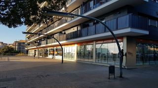 Local comercial en alquiler en Pubilla Cases en Hospitalet de Llobregat, L´