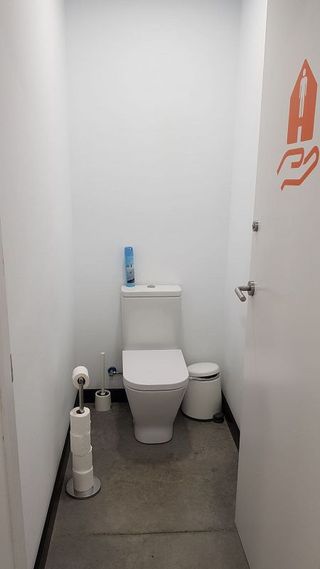 Local comercial en alquiler en Pubilla Cases en Hospitalet de Llobregat, L´