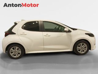 Toyota Yaris 1.5 120H Business Plus