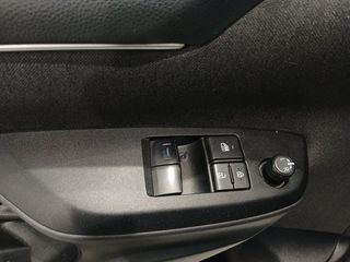 Toyota Yaris 1.5 120H Business Plus