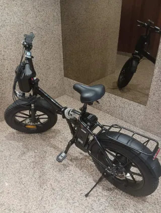 Bicicleta Eléctrica Plegable Negra