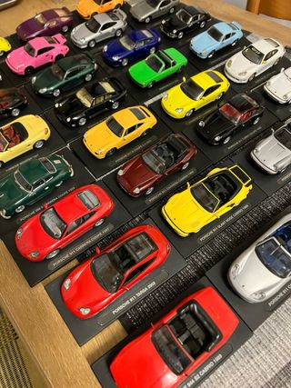 27 Porsche a Escala Metal