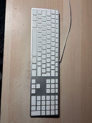 Teclado Apple Cableado 2da Gen