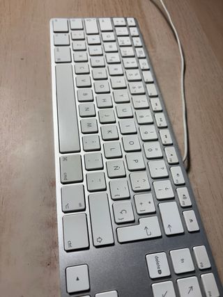 Teclado Apple Cableado 2da Gen