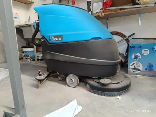 Fregadora barredora nueva a estrenar