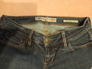 Ocasión! Lote 3 artículo Guess: pantalones+ jersey