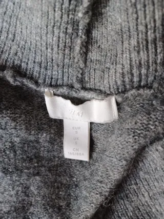 Cárdigan gris y negro | Los 2 por 5 euros