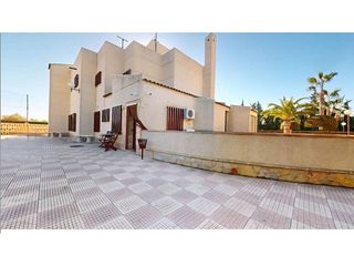 Chalet en venta en El Palmeral - San Antón en Elche