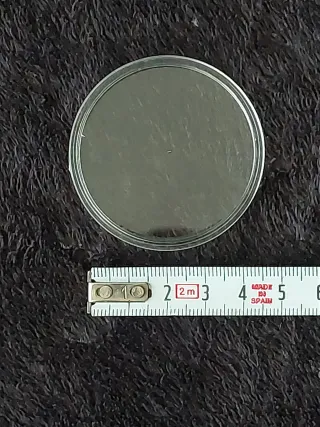 33 capsulas para monedas de 4,5cm, de 4cm, de 3cm.