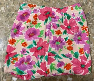 Falda Bershka floral multicolor
