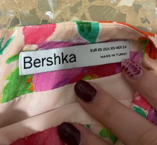 Falda Bershka floral multicolor