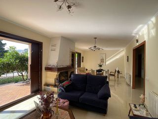 Chalet en venta en Castellví de Rosanes