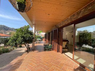 Chalet en venta en Castellví de Rosanes