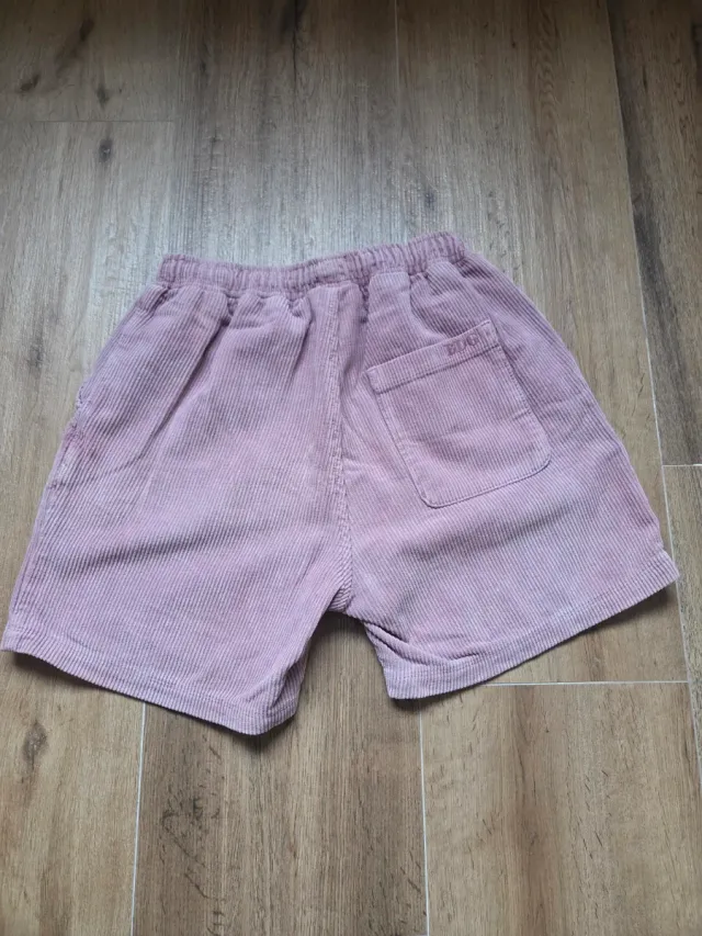 Pantalón corto BDG rosa pana