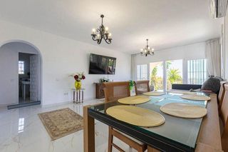 Chalet en alquiler en Río Real en Marbella