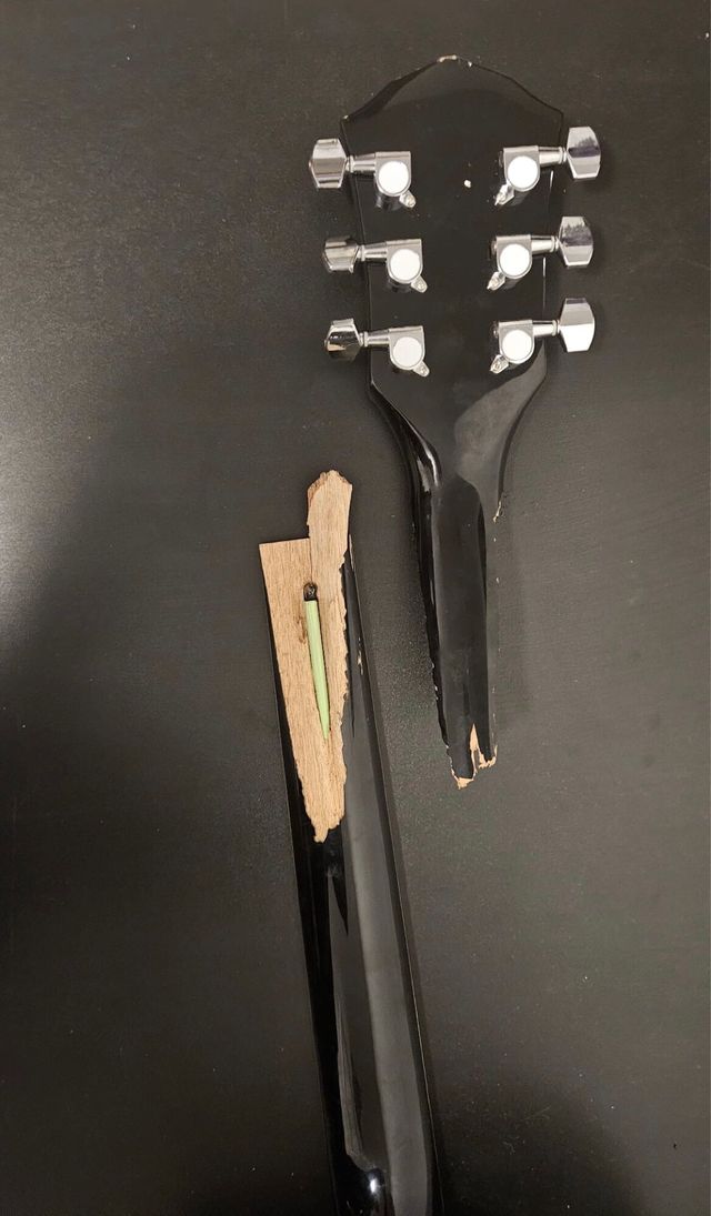 Chitarra elettroacustica Fender