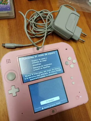 Nintendo 2DS Tomodachi Life Rosa + 14 Juegos