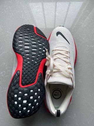 Nike Invencible 3 Rojo/Blanco