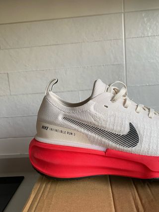 Nike Invencible 3 Rojo/Blanco
